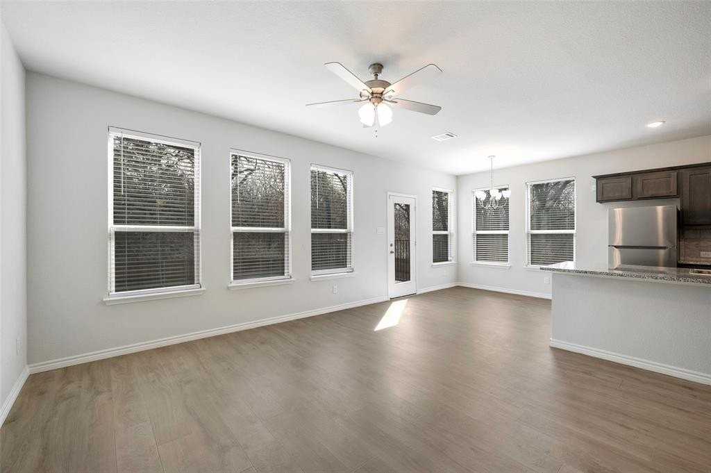 519 Mockingbird Ln - Photo 3 of 17