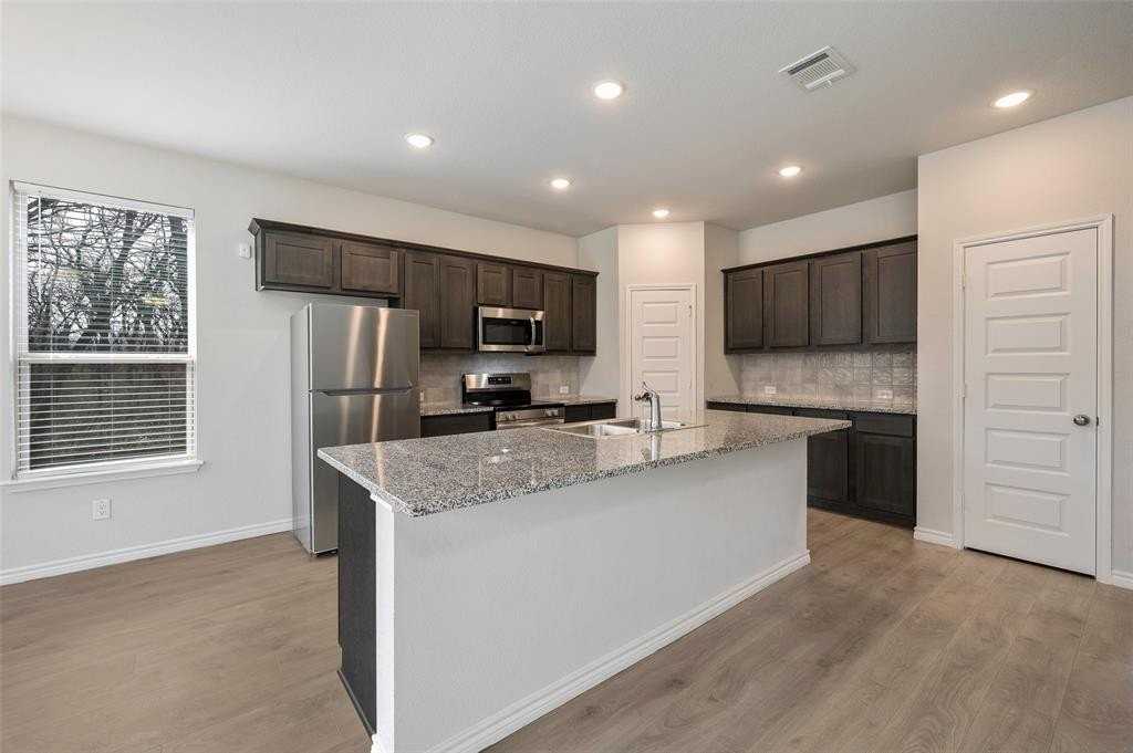 519 Mockingbird Ln - Photo 5 of 17