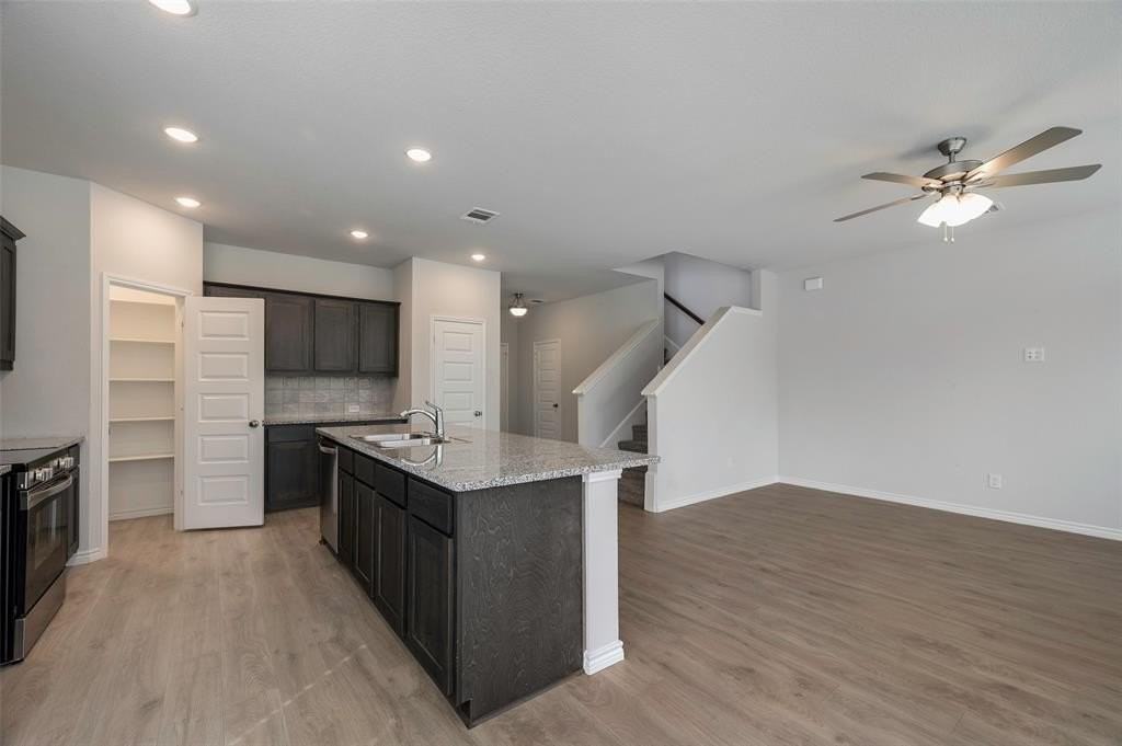 519 Mockingbird Ln - Photo 7 of 17