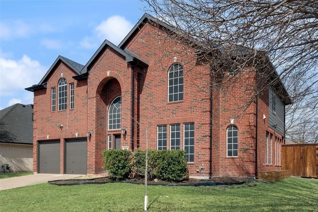 3400 Oleander Dr - Photo 3 of 31