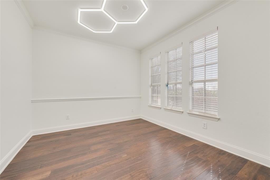 3400 Oleander Dr - Photo 7 of 31