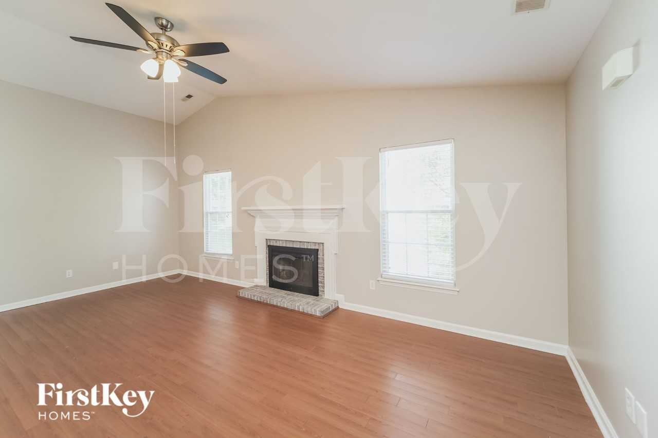 3509 Thornbrook Pl - Photo 4 of 18