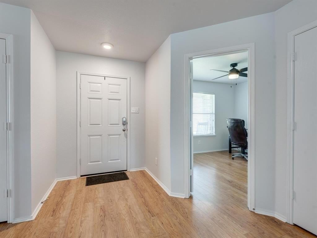 542 Del Mar Dr - Photo 3 of 23