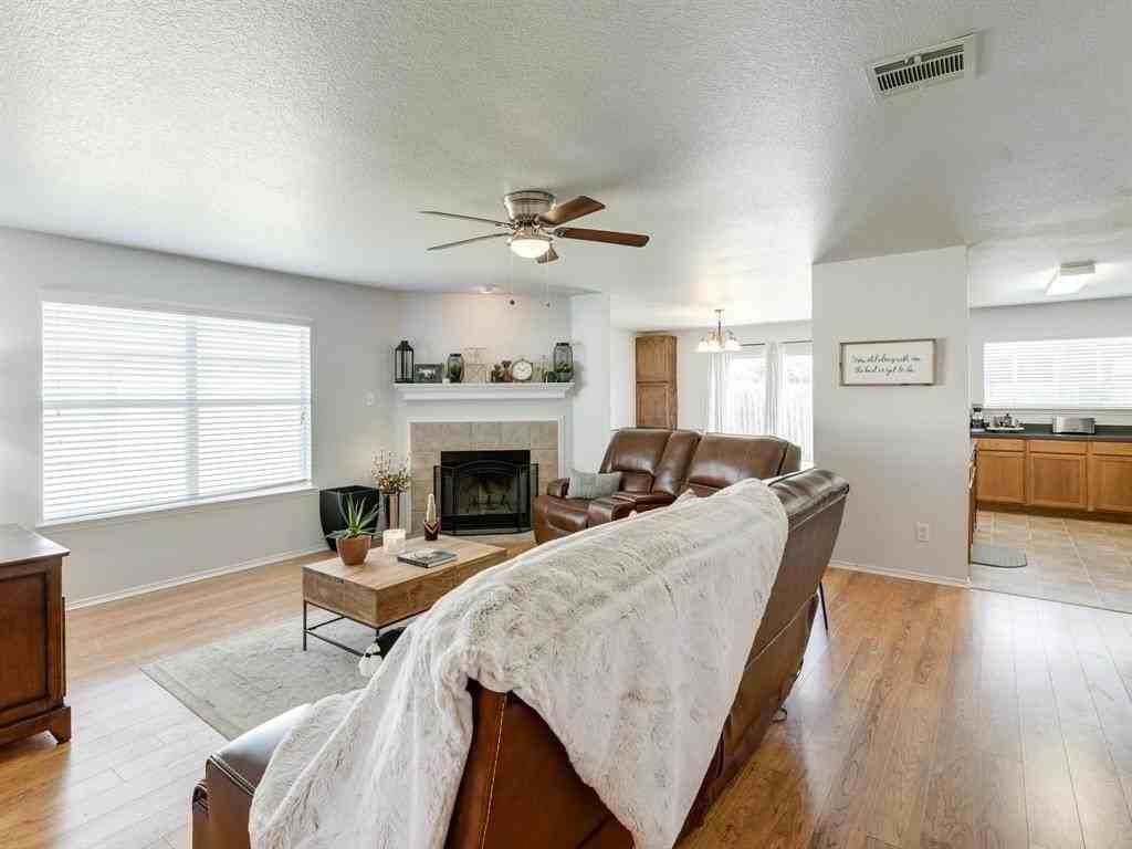 542 Del Mar Dr - Photo 6 of 23