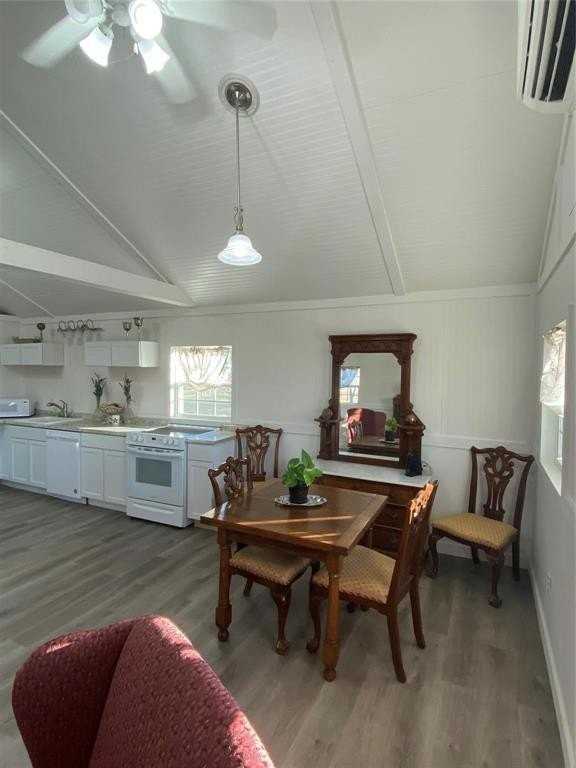 1425 Lone Star Rd #C - Photo 3 of 9