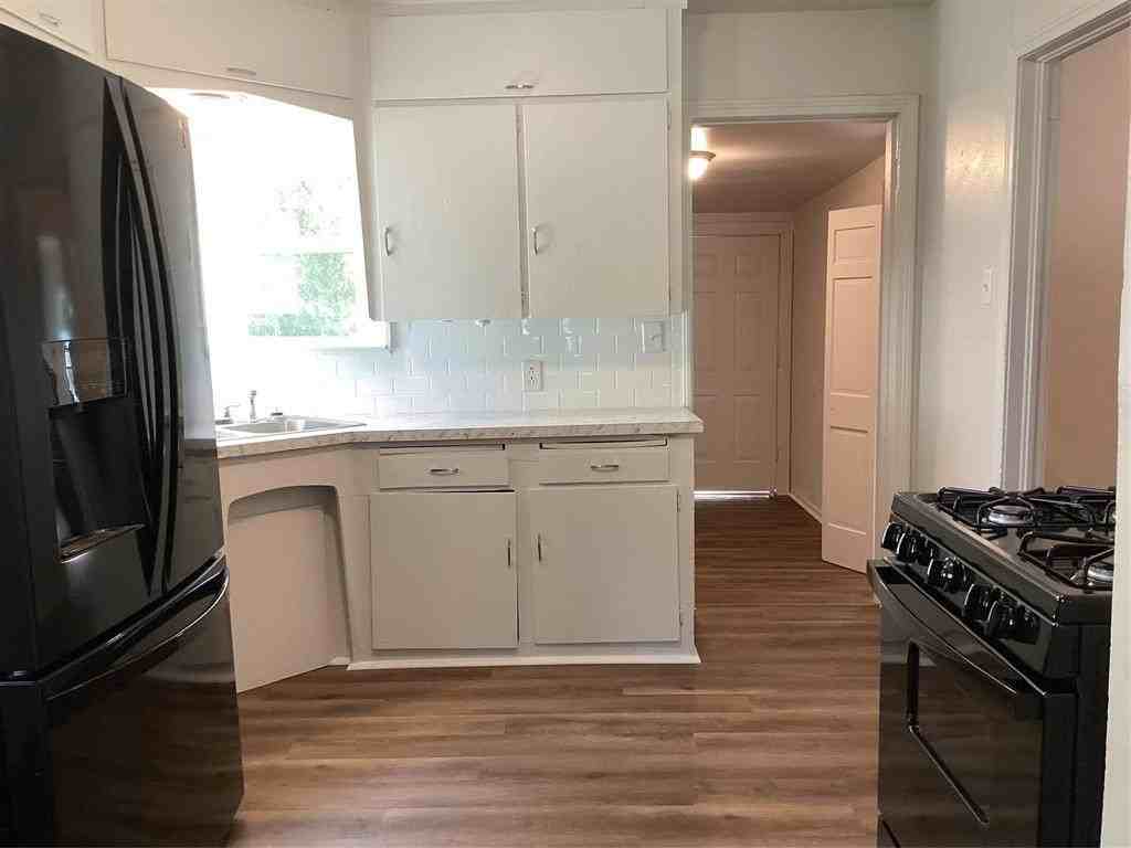 2240 Bonnie Brae Ave - Photo 6 of 22