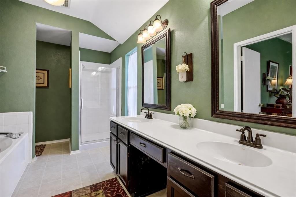 325 Stately Oak Ln - Photo 4 of 7