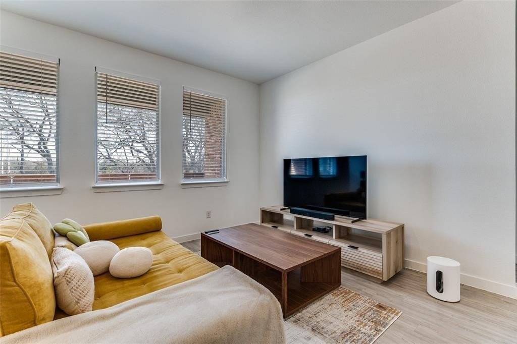 3609 Grace Ln - Photo 5 of 31