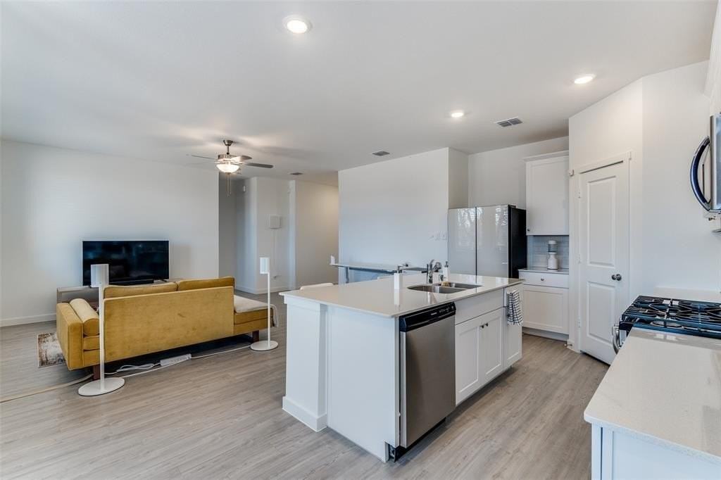 3609 Grace Ln - Photo 7 of 31