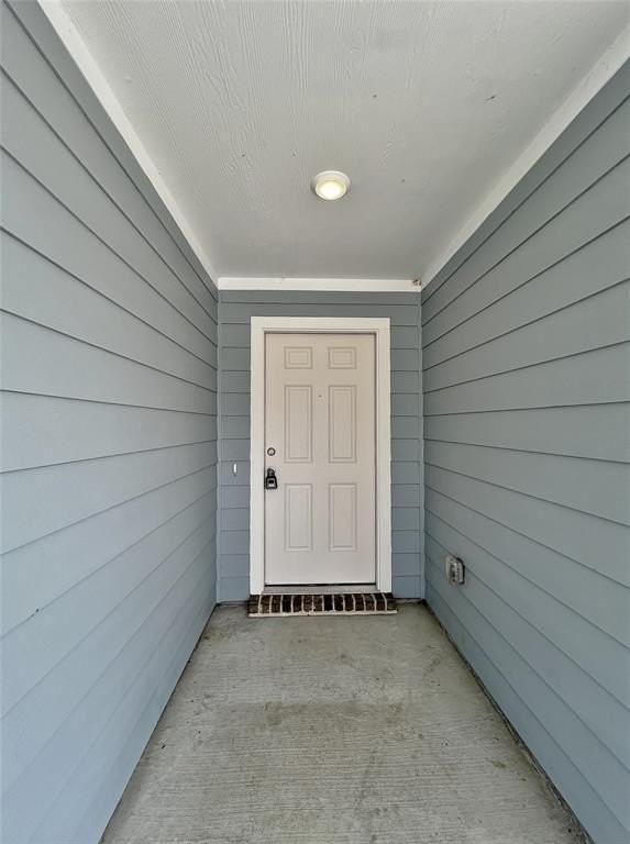 824 Towngreen Dr - Photo 3 of 20