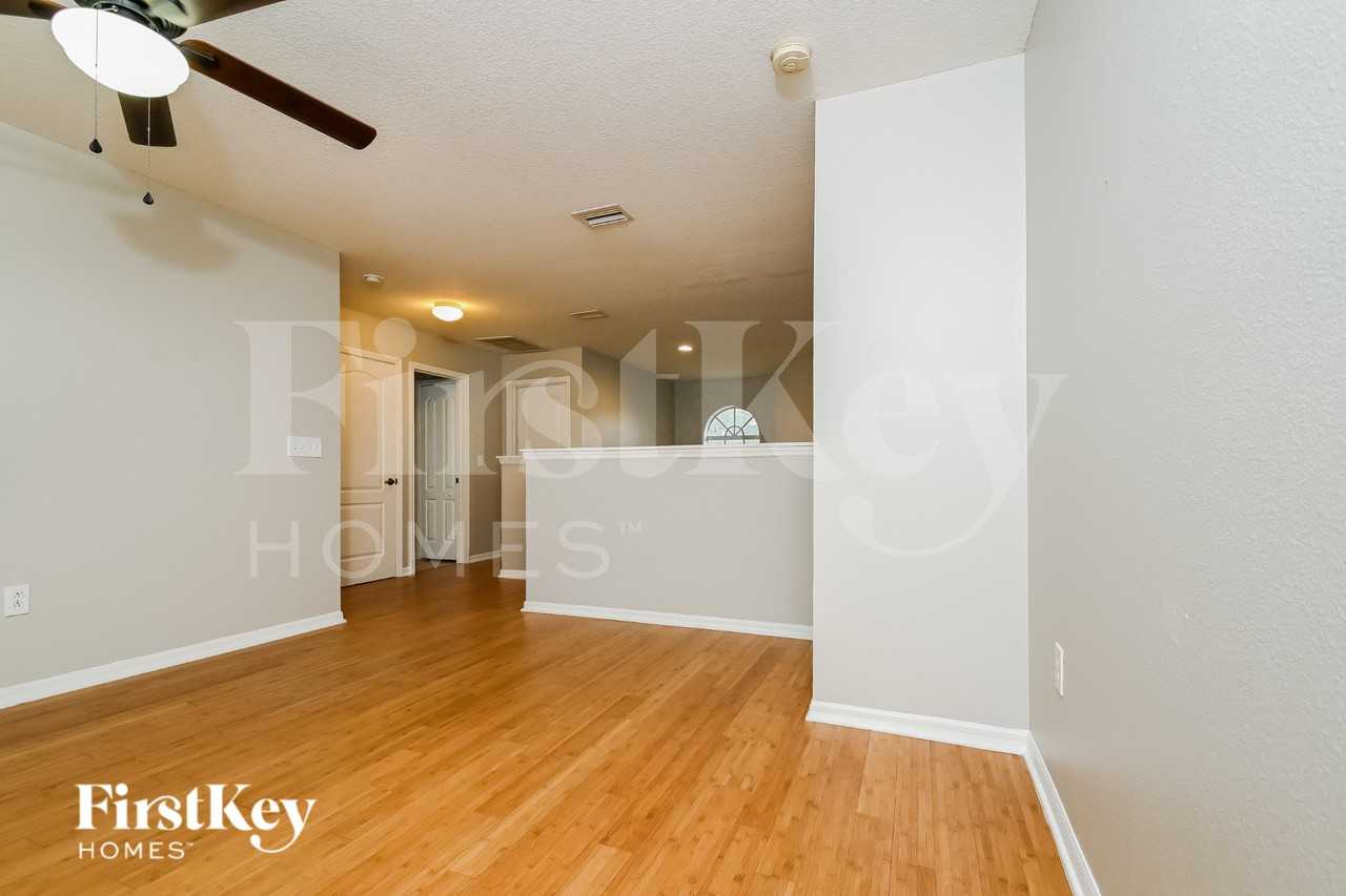 12762 Standbridge Dr - Photo 5 of 18