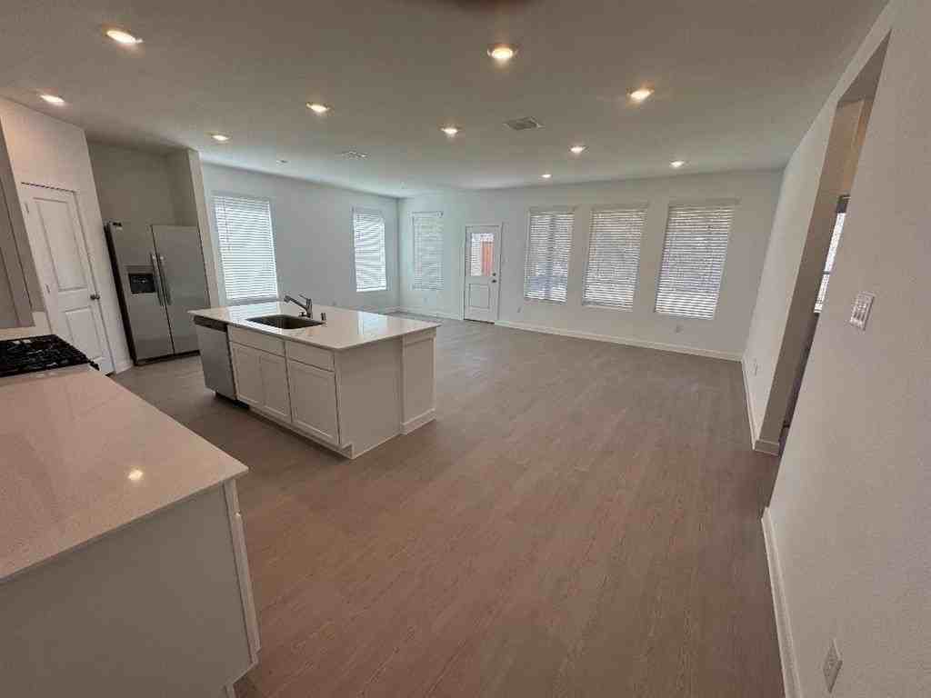 2021 Nokota Pkwy - Photo 3 of 19