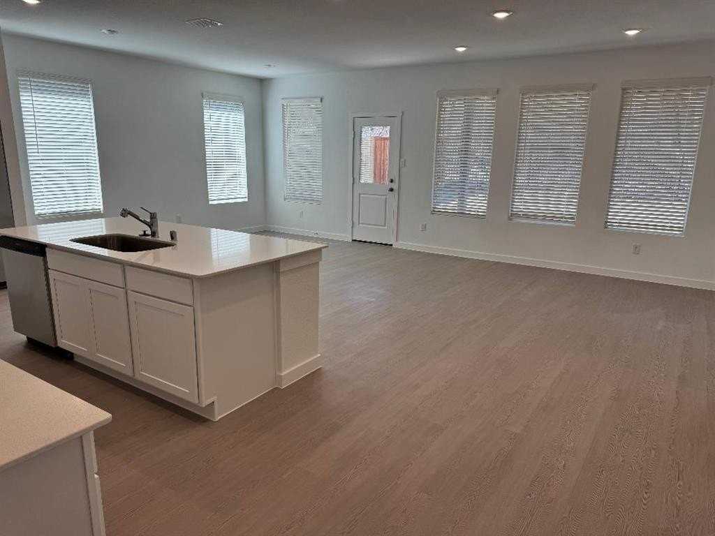 2021 Nokota Pkwy - Photo 4 of 19