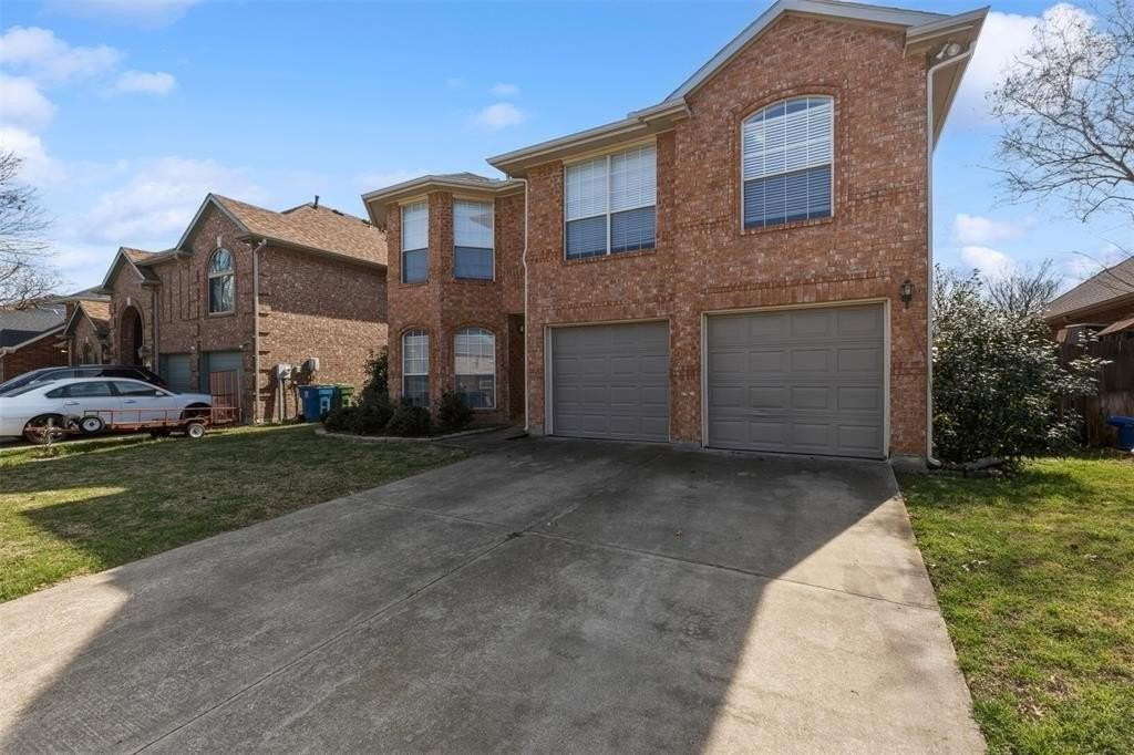 1124 Breezewood Dr - Photo 2 of 35