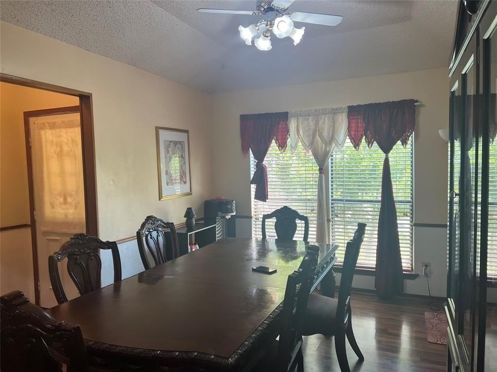 8679 Woodstream Dr - Photo 6 of 11