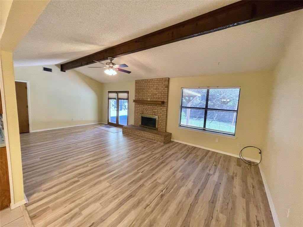 706 Heritage Trl - Photo 4 of 28