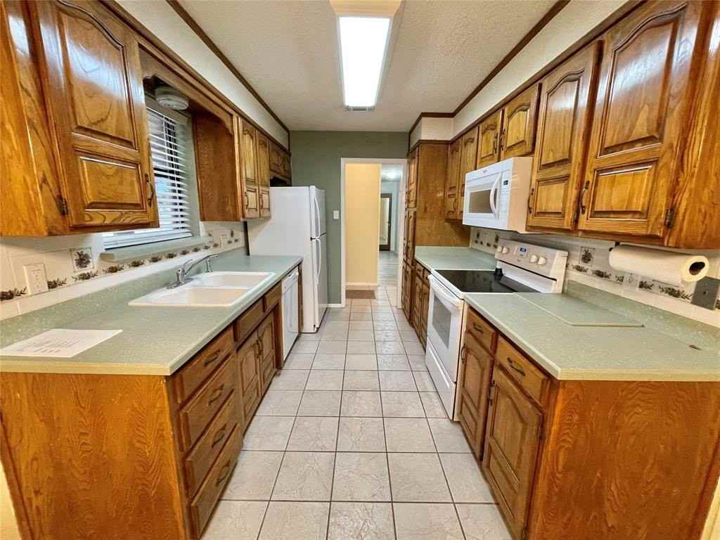 706 Heritage Trl - Photo 6 of 28