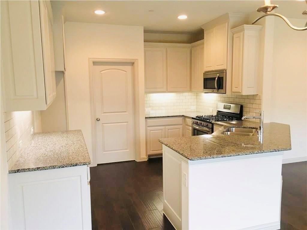 4220 Tallulah Dr - Photo 4 of 32