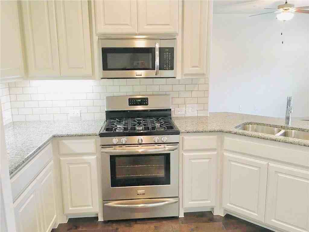 4220 Tallulah Dr - Photo 5 of 32