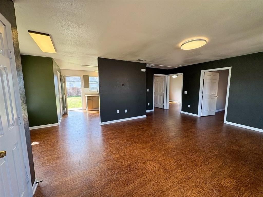 212 N Ohio St - Photo 4 of 14