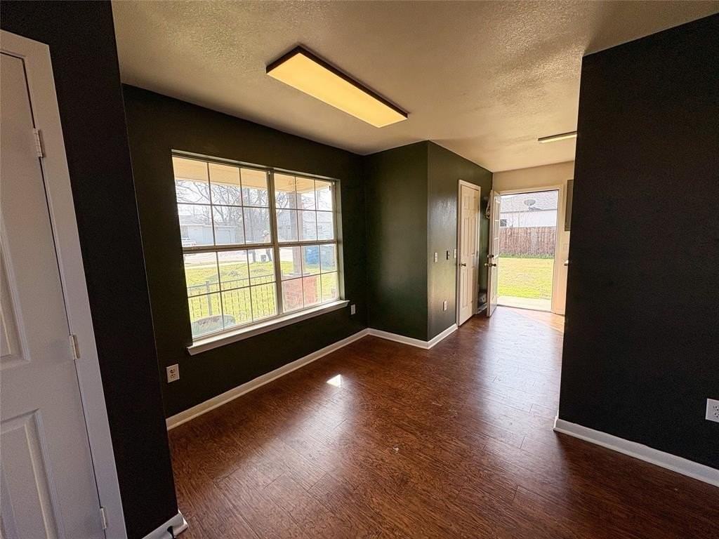 212 N Ohio St - Photo 5 of 14