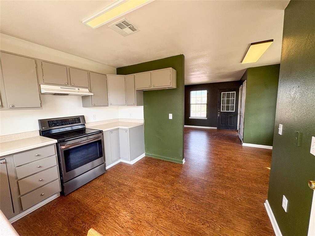 212 N Ohio St - Photo 7 of 14