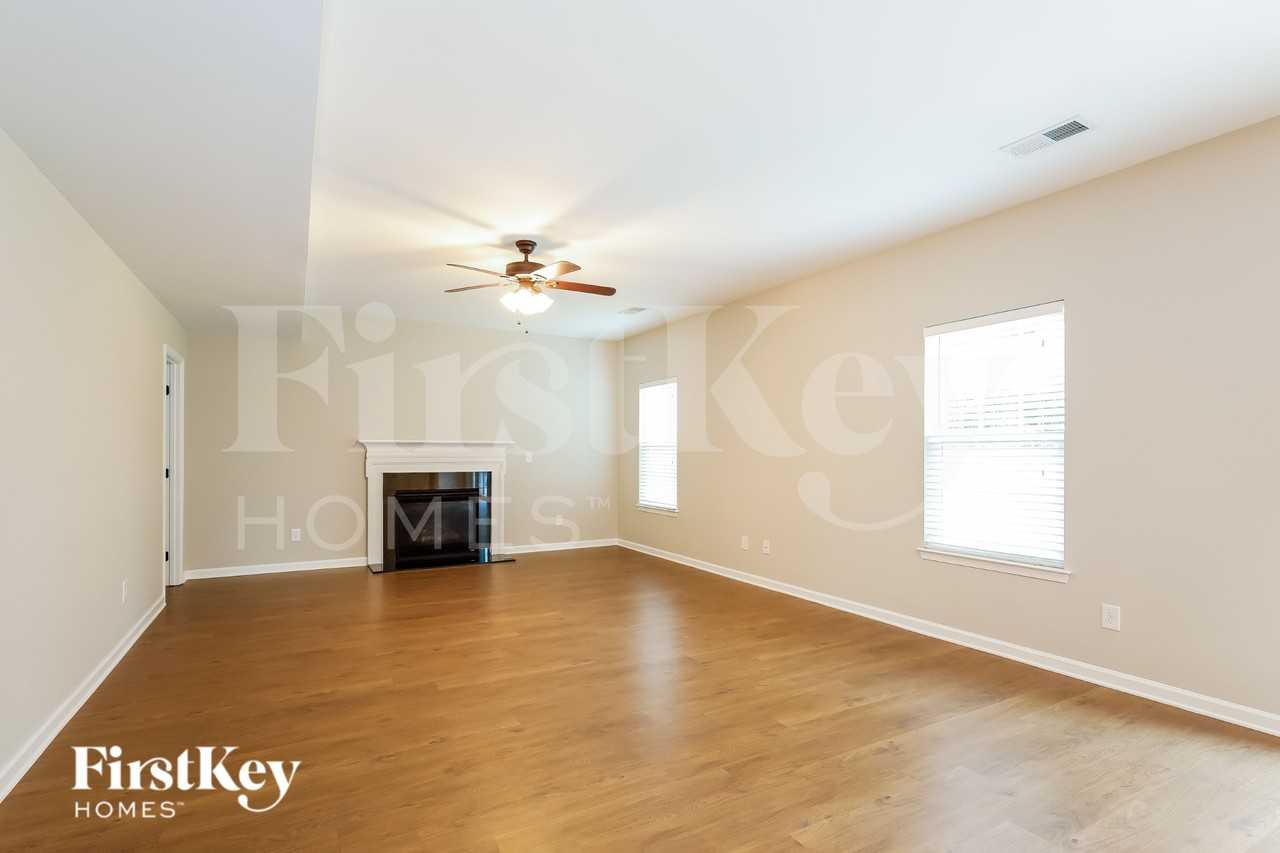 4113 Oconnell St - Photo 3 of 18