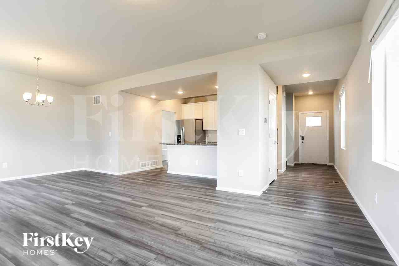 11274 Bufflehead Ln - Photo 3 of 18