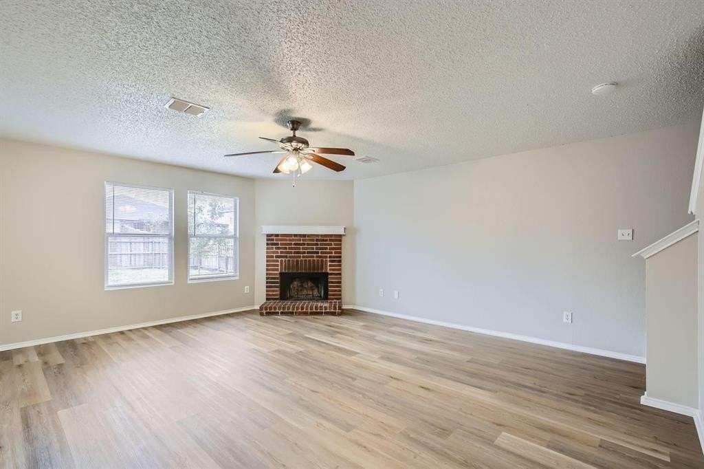 1433 Glenwick Dr - Photo 4 of 15