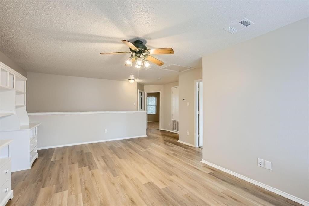 1433 Glenwick Dr - Photo 5 of 15