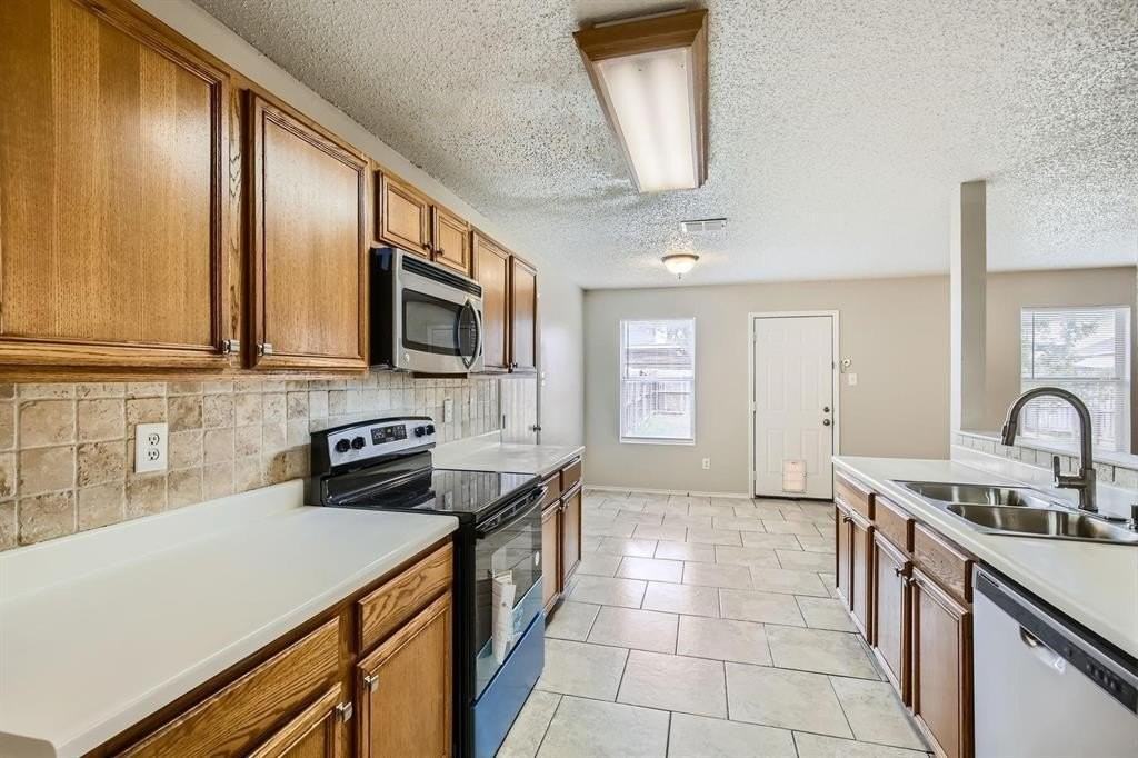 1433 Glenwick Dr - Photo 6 of 15