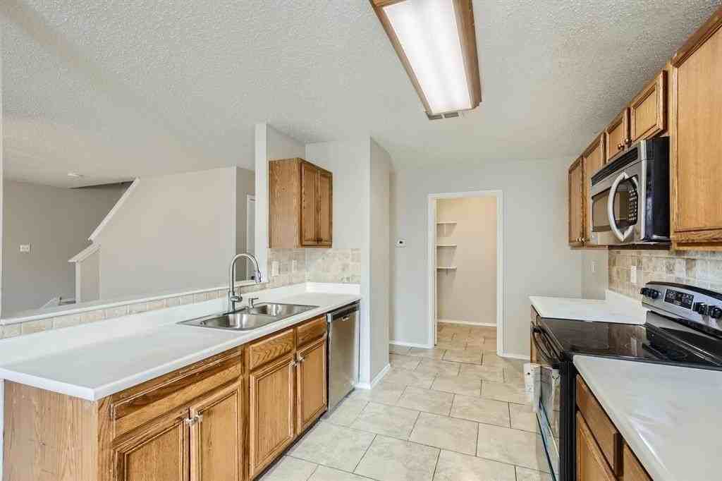 1433 Glenwick Dr - Photo 7 of 15