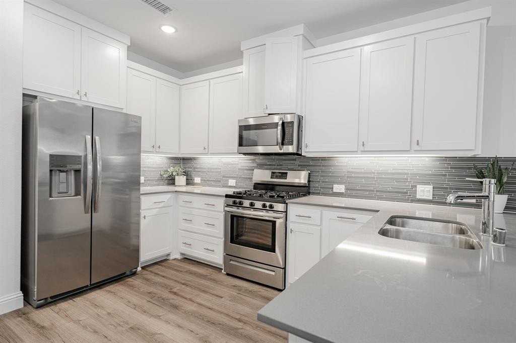 537 Parkside Dr - Photo 7 of 17