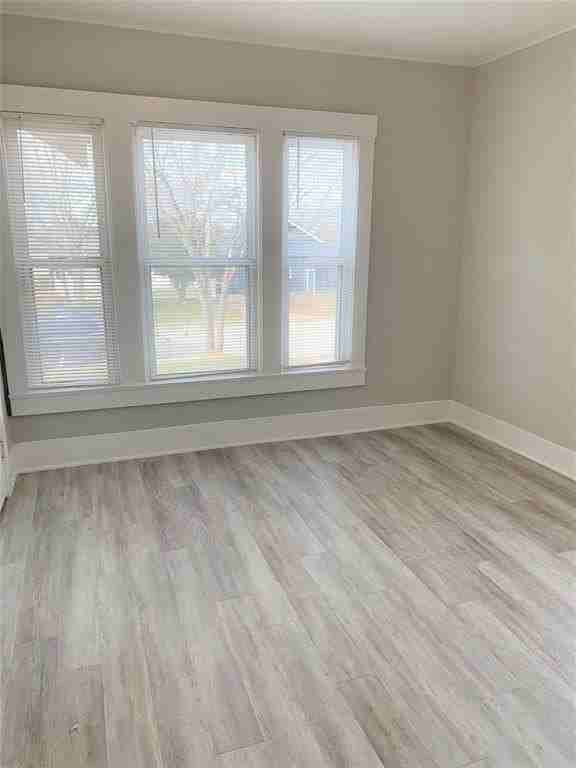 520 E Day St - Photo 5 of 6