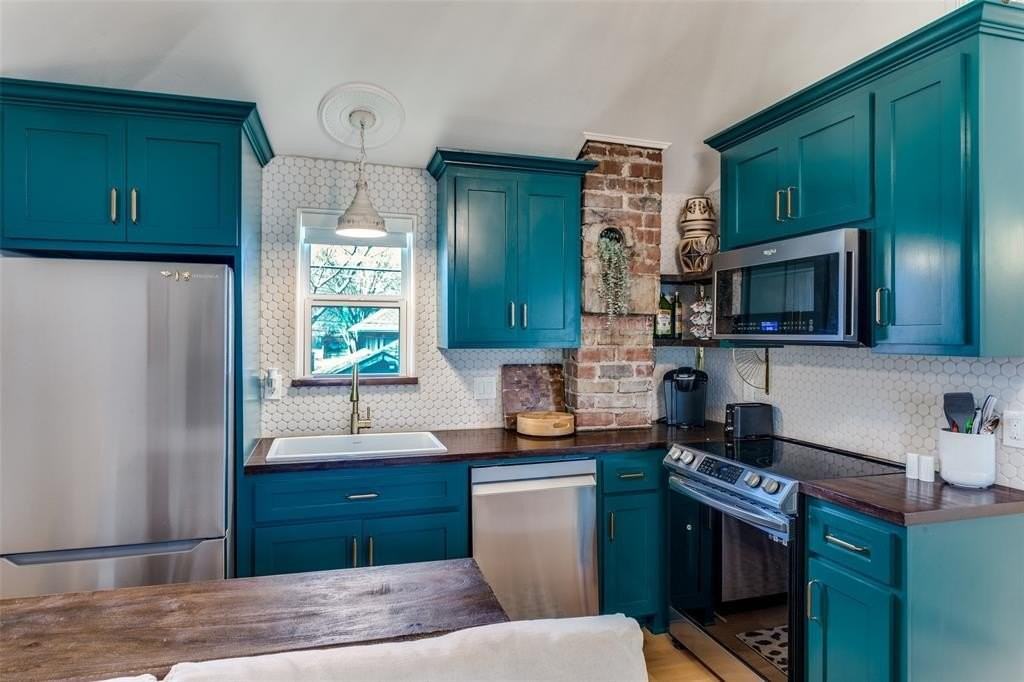 1600 Fairmount Ave - Photo 2 of 11