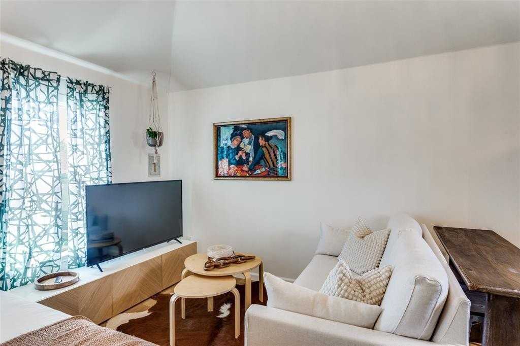 1600 Fairmount Ave - Photo 7 of 11