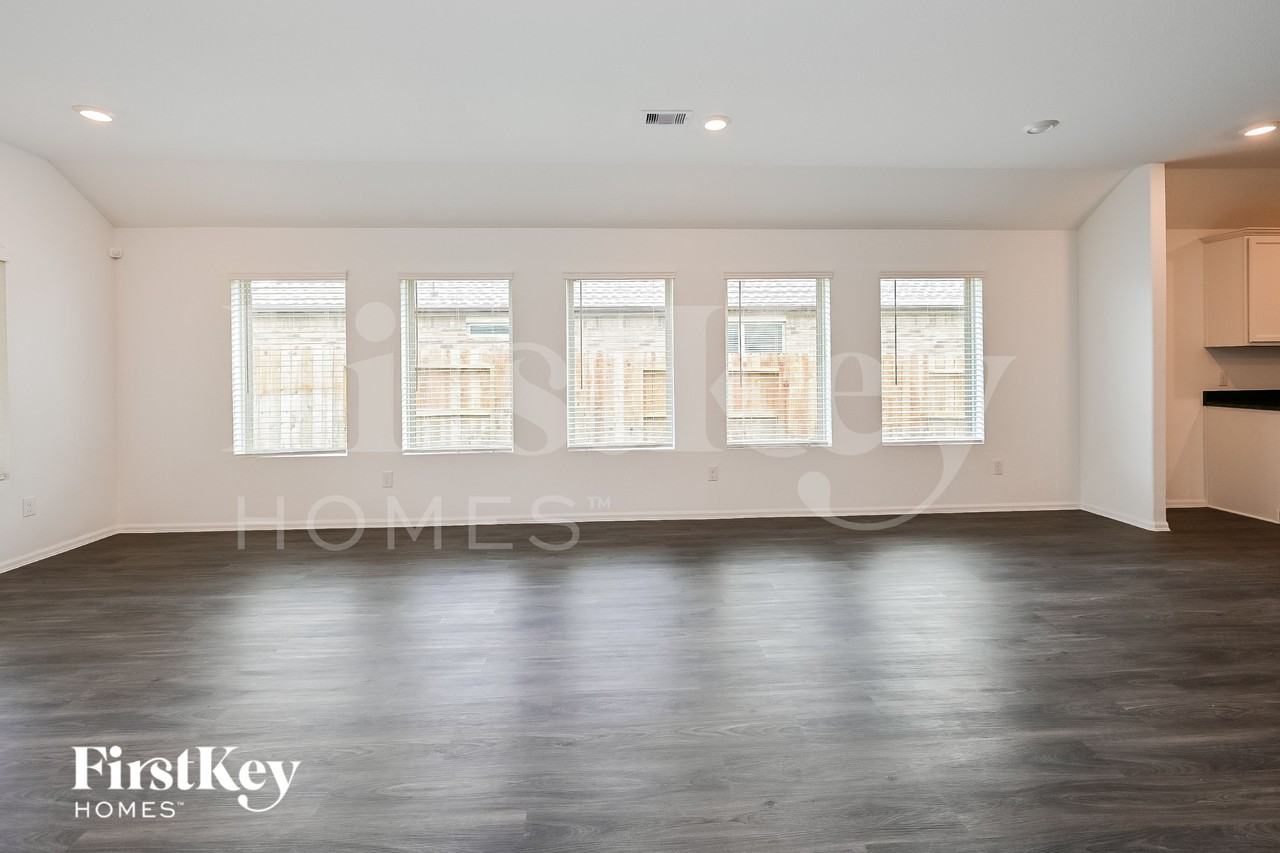 5228 Pine Pass Dr - Photo 2 of 15