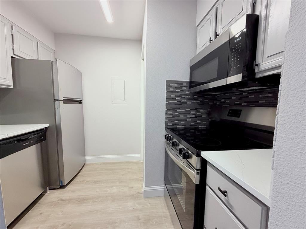 5757 Martel Ave #B05 - Photo 4 of 9