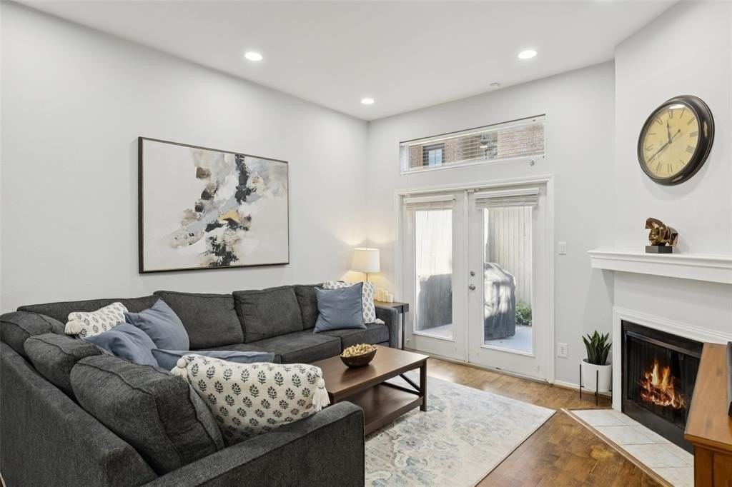 4006 Holland Ave #B - Photo 3 of 28