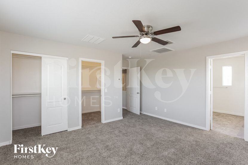 7915 S 8th Way - Photo 7 of 15