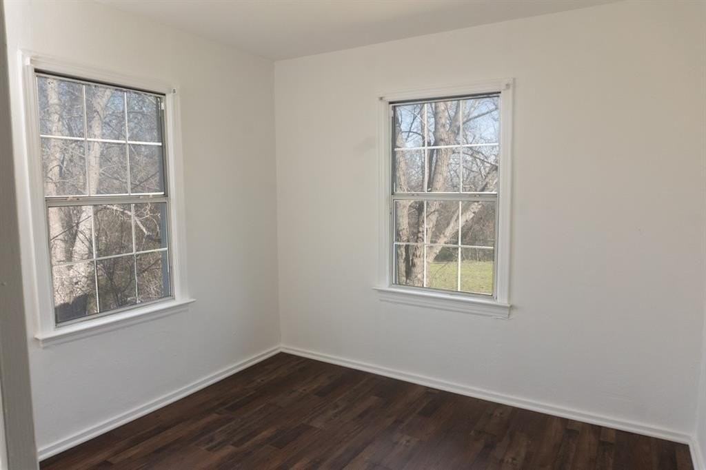 403 N Fairview St - Photo 7 of 9