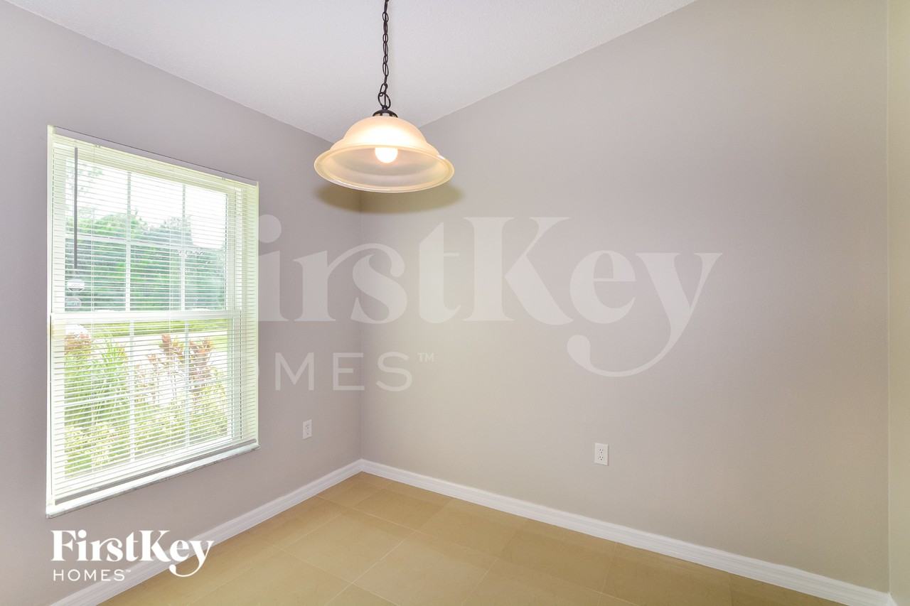 307 Michigan Ln - Photo 4 of 15