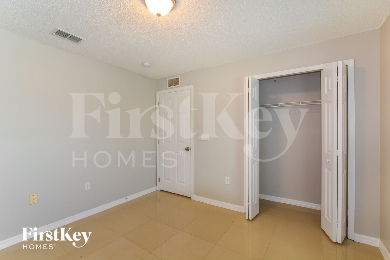 307 Michigan Ln - Photo 7 of 15