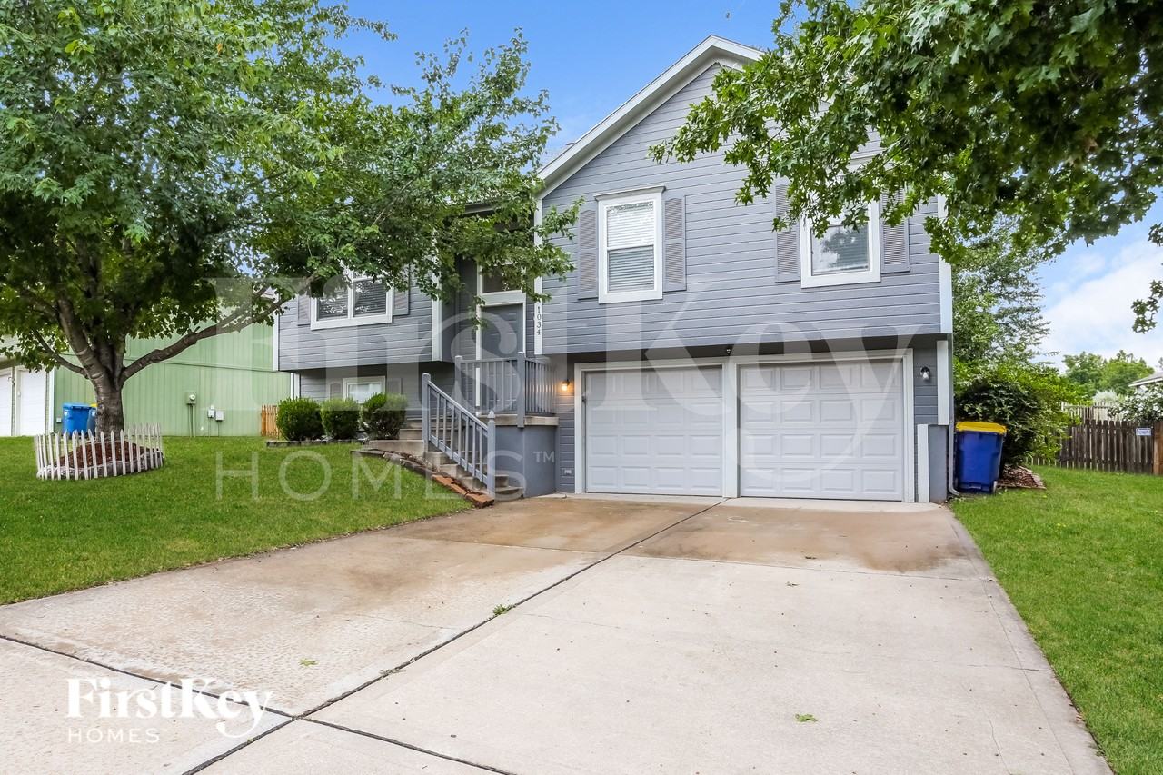 1034 Bunting Ln - Photo 2 of 18