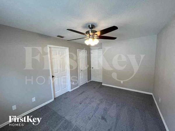2813 Parlay Ln - Photo 5 of 10