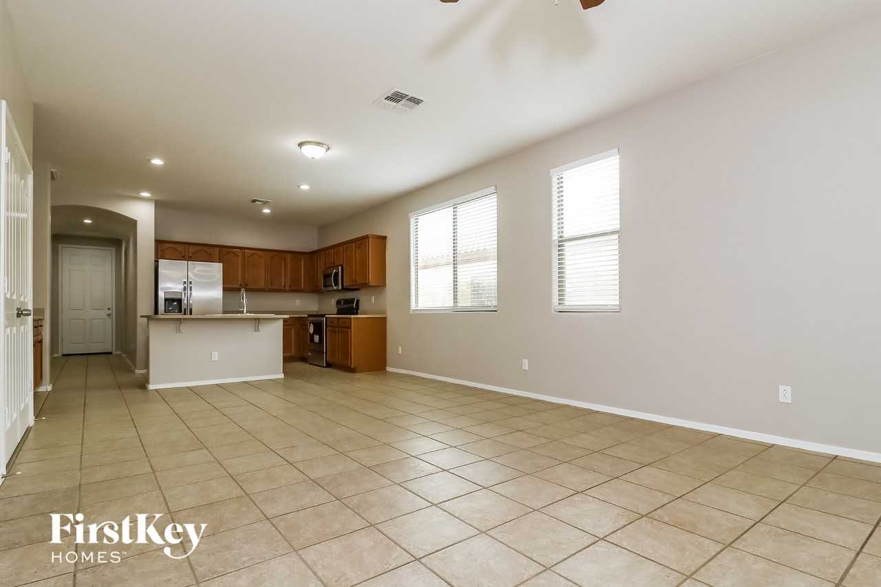 15293 W Morning Glory St - Photo 5 of 15