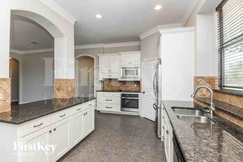 9801 Brazoria Trl - Photo 6 of 15