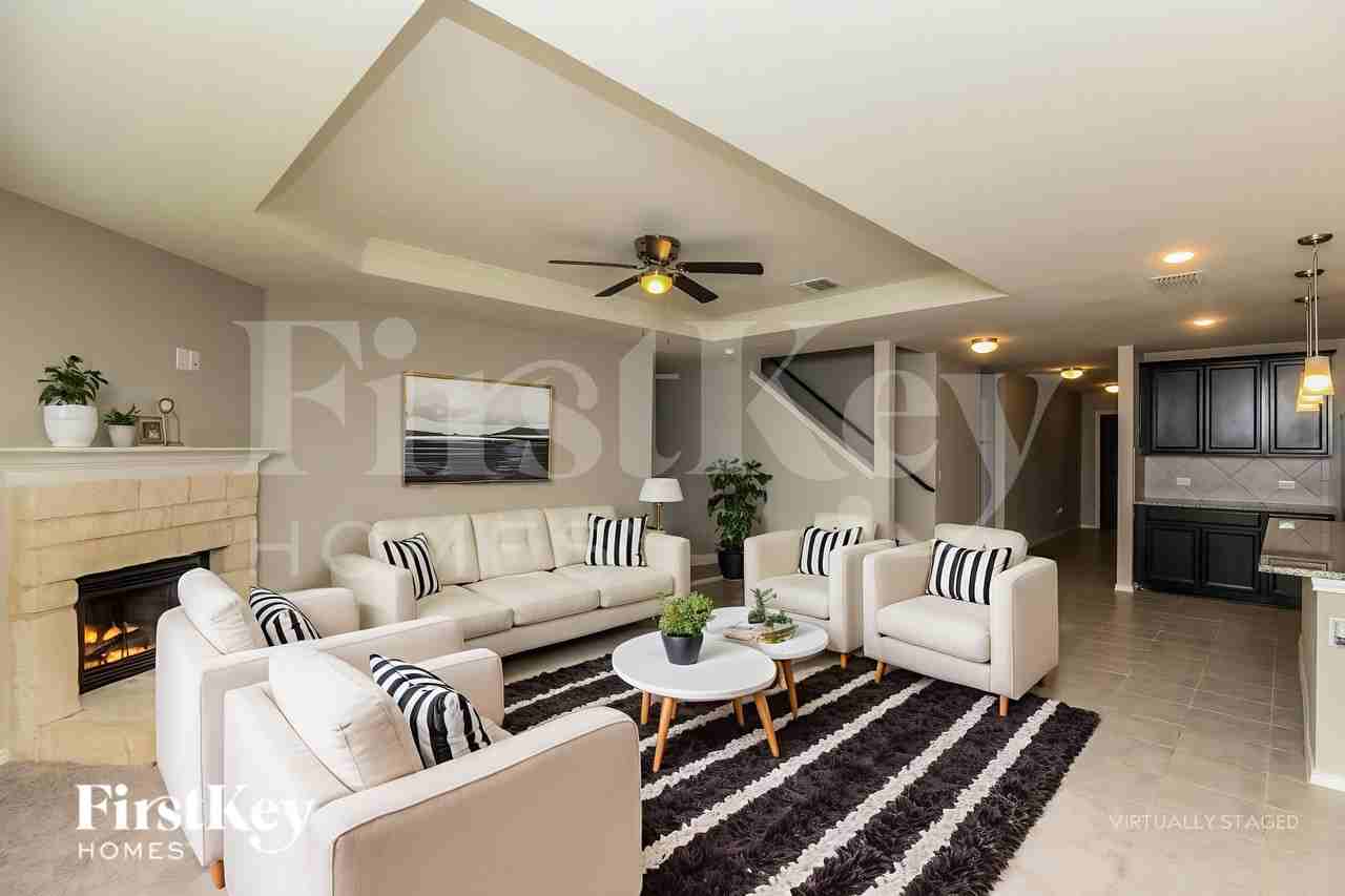 6233 Misty Breeze Dr - Photo 5 of 19