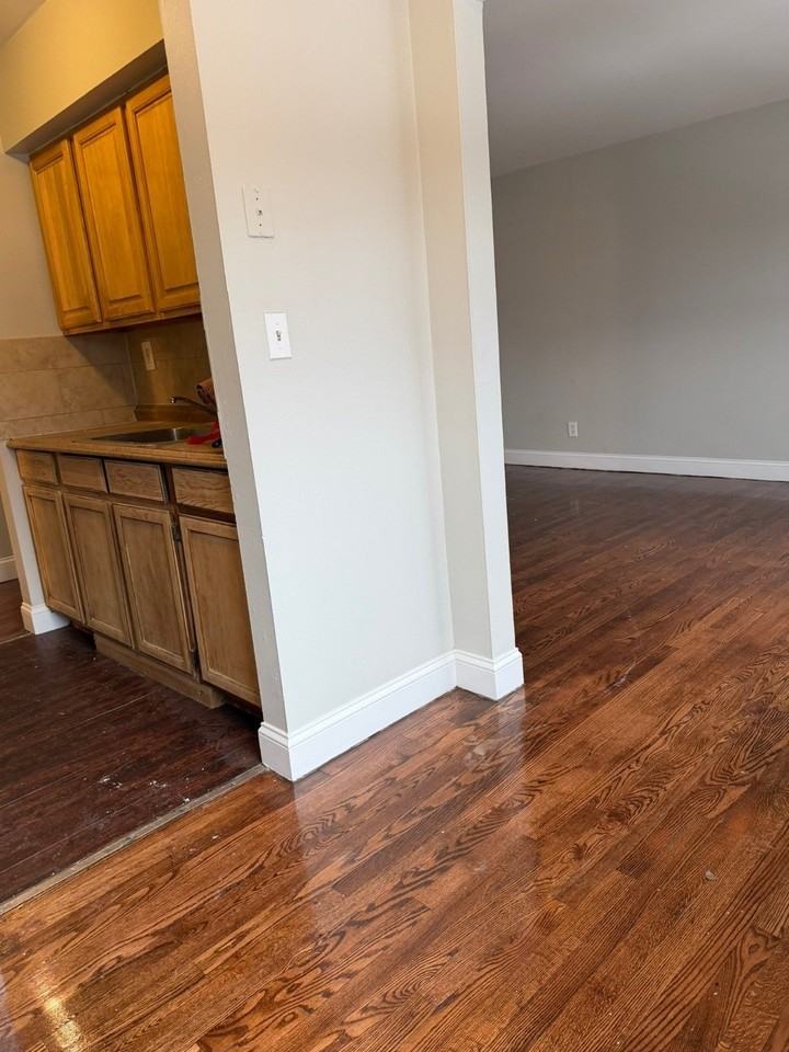 14 Amsterdam Pl #4D - Photo 2 of 9