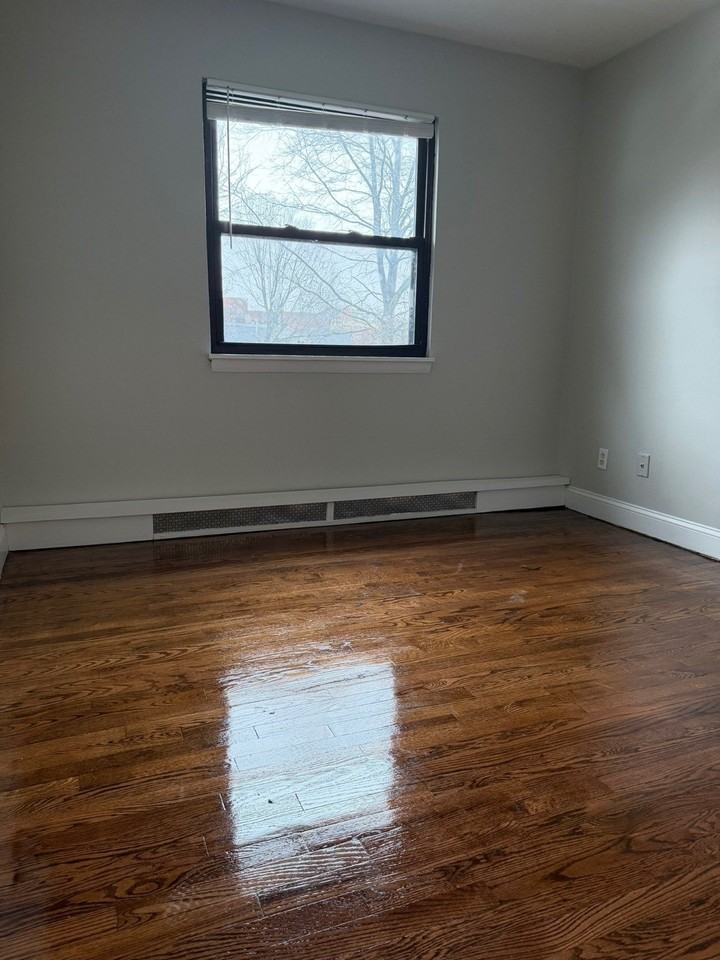 14 Amsterdam Pl #4D - Photo 6 of 9